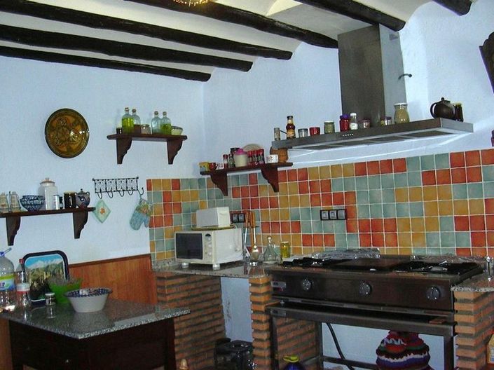 Image No.10-6 Bed Property for sale