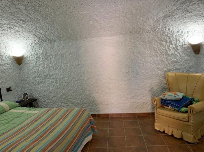 Image No.14-3 Bed Property for sale