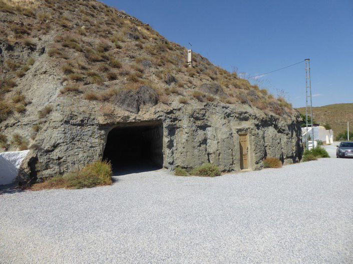 Image No.18-3 Bed Property for sale