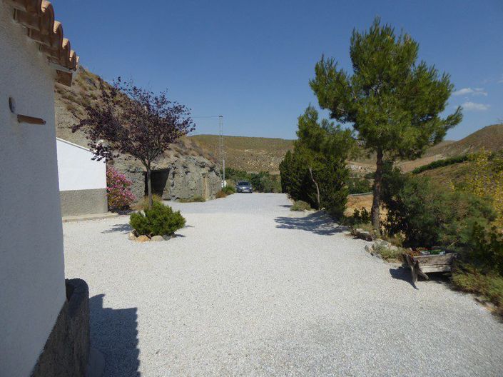 Image No.19-3 Bed Property for sale