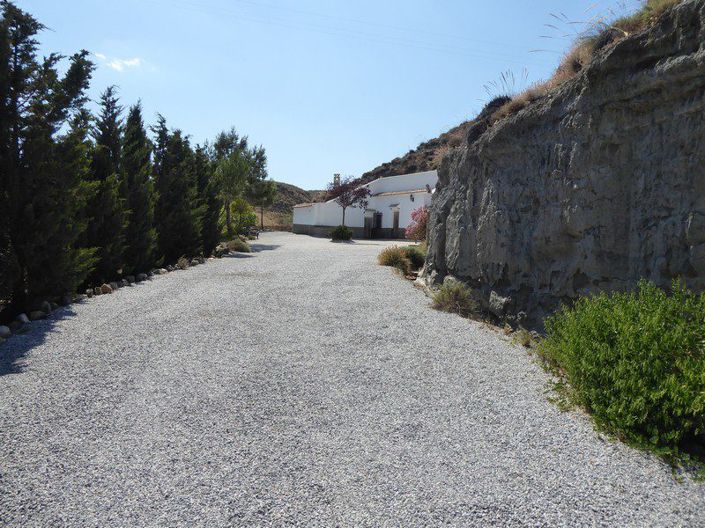 Image No.25-3 Bed Property for sale