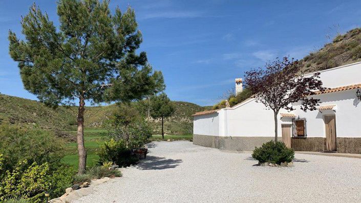 Image No.6-3 Bed Property for sale