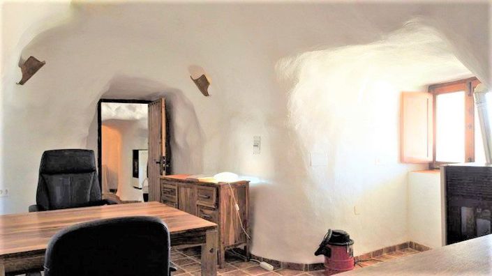 Image No.14-5 Bed House for sale