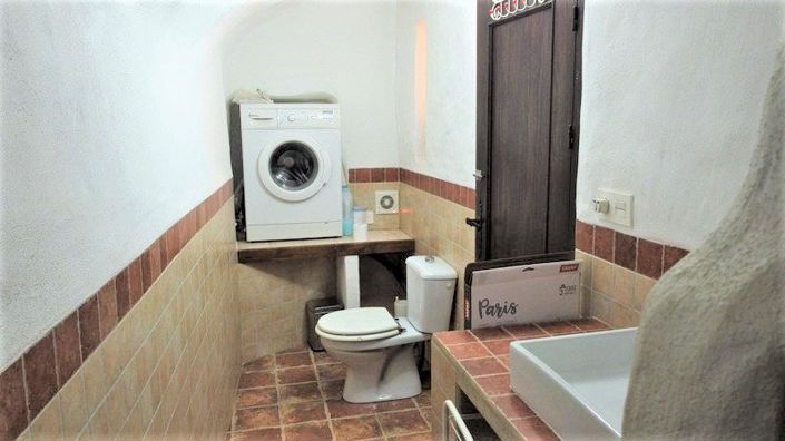 Image No.19-5 Bed House for sale