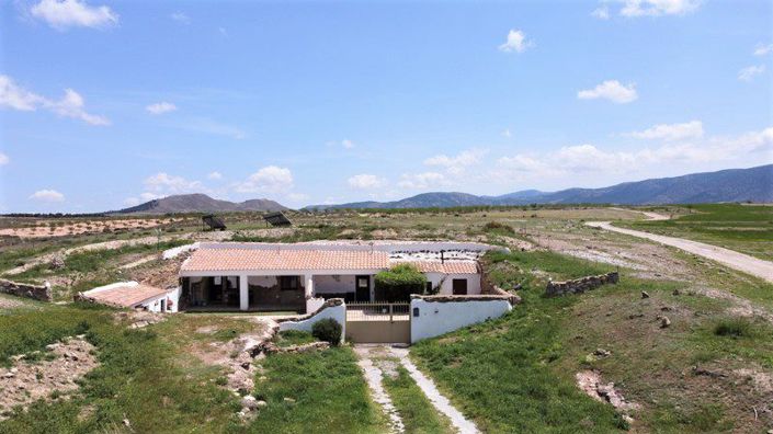 Image No.3-5 Bed House for sale