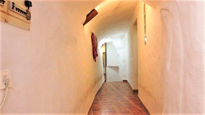 Image No.21-5 Bed House for sale
