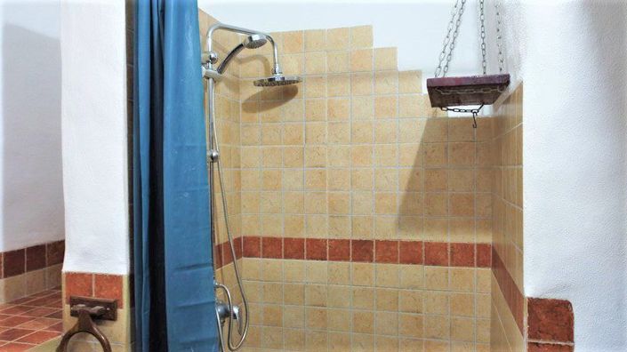 Image No.36-5 Bed House for sale