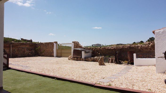 Image No.40-5 Bed House for sale