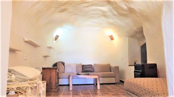 Image No.9-5 Bed House for sale