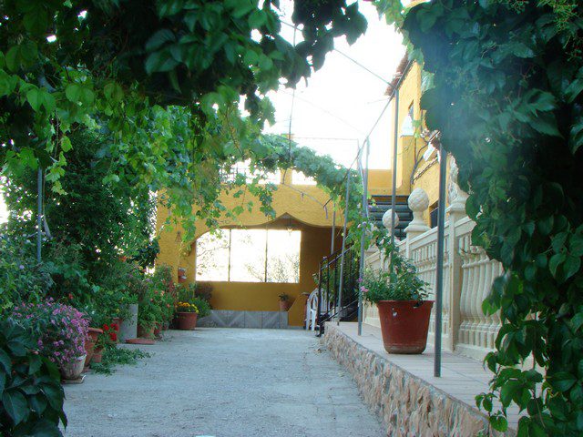 Image No.15-6 Bed Property for sale