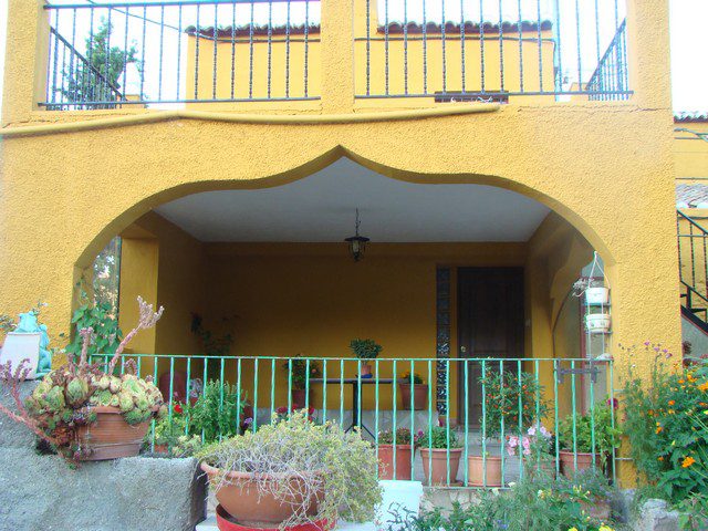 Image No.16-6 Bed Property for sale