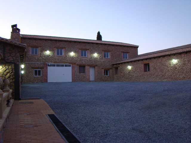 Image No.36-6 Bed Property for sale