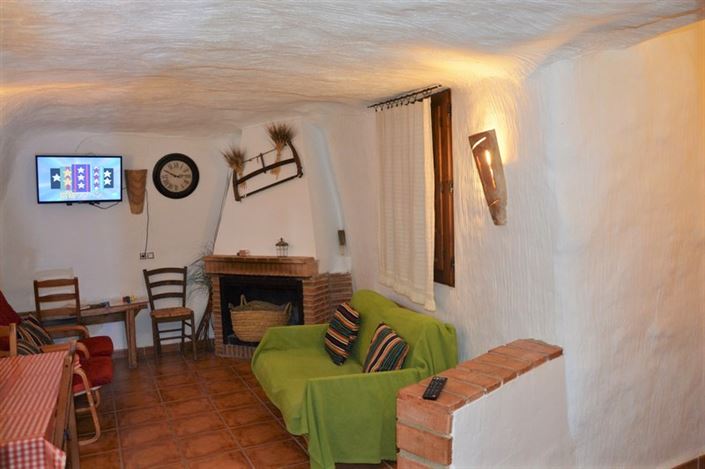 Image No.11-2 Bed House for sale