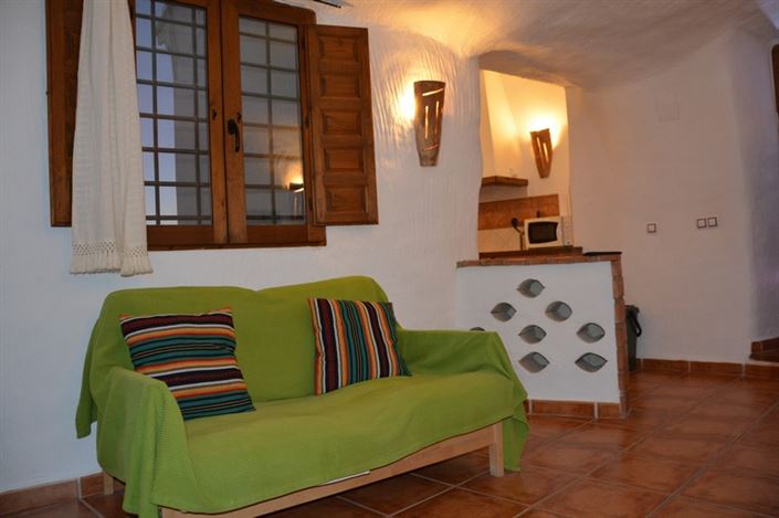 Image No.12-2 Bed House for sale