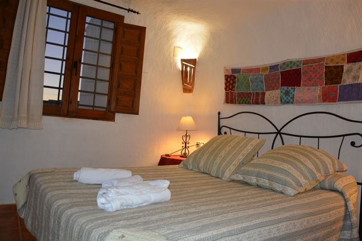 Image No.15-2 Bed House for sale