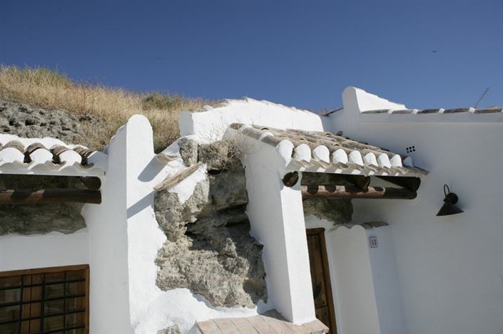 Image No.24-2 Bed House for sale