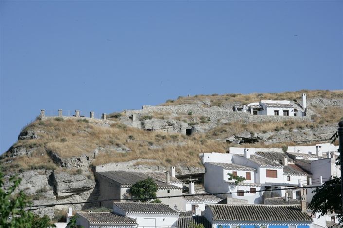 Image No.26-2 Bed House for sale