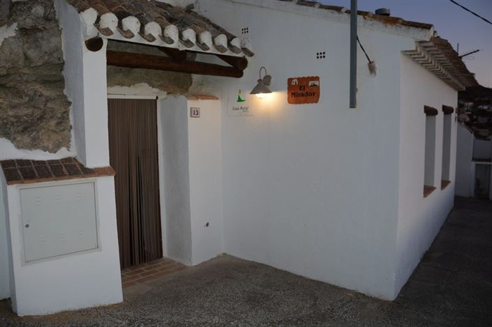 Image No.31-2 Bed House for sale