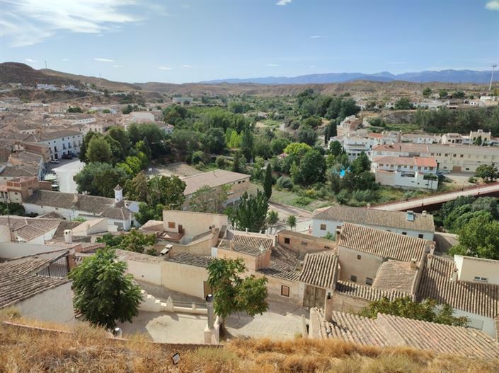 Image No.38-2 Bed House for sale