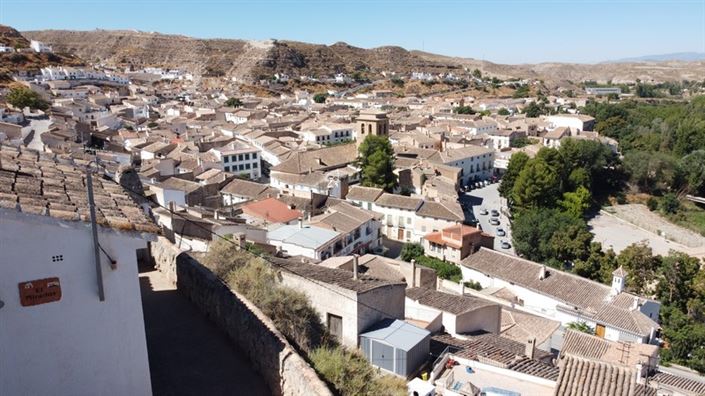 Image No.5-2 Bed House for sale