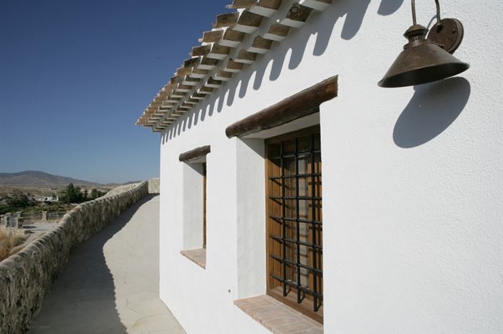 Image No.9-2 Bed House for sale