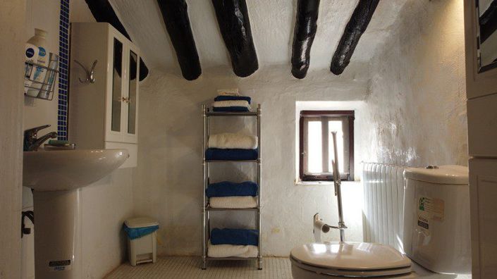 Image No.21-3 Bed Property for sale