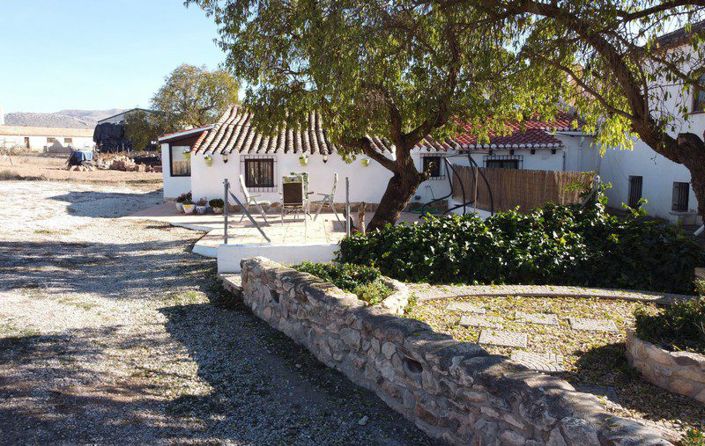 Image No.35-3 Bed Property for sale