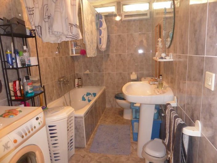 Image No.12-3 Bed House for sale