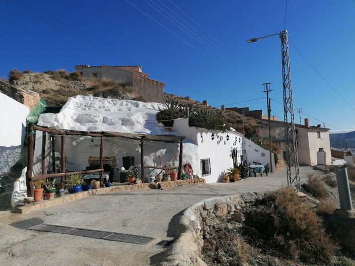 Image No.20-3 Bed House for sale