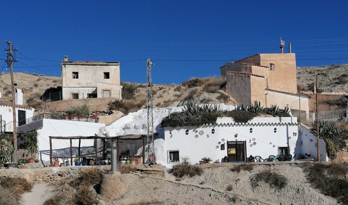 Image No.3-3 Bed House for sale