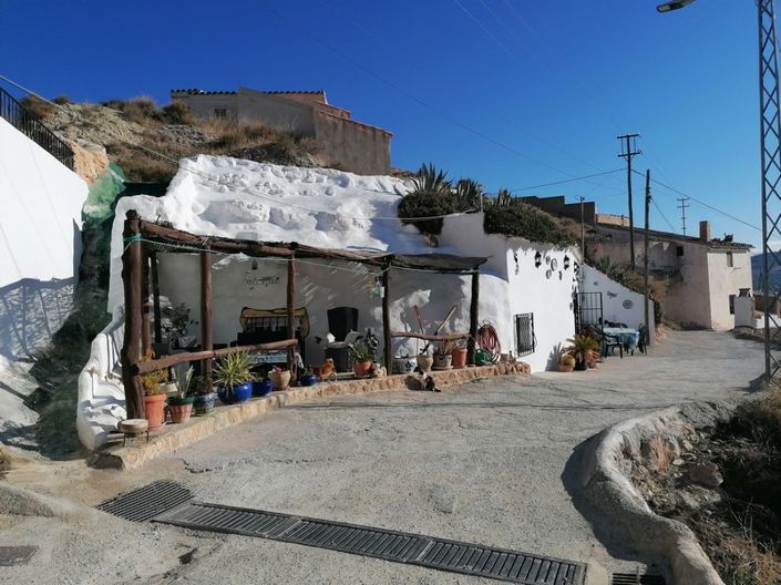 Image No.4-3 Bed House for sale