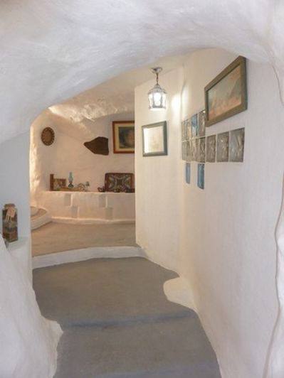 Image No.9-3 Bed House for sale