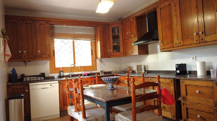 Image No.12-4 Bed House for sale