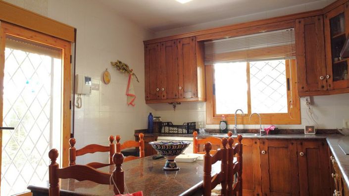 Image No.13-4 Bed House for sale