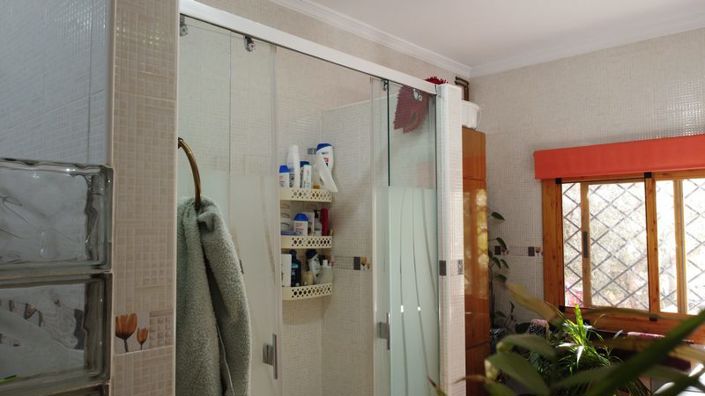 Image No.15-4 Bed House for sale