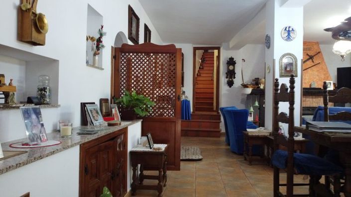 Image No.17-4 Bed House for sale