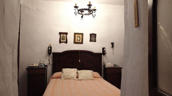 Image No.19-4 Bed House for sale