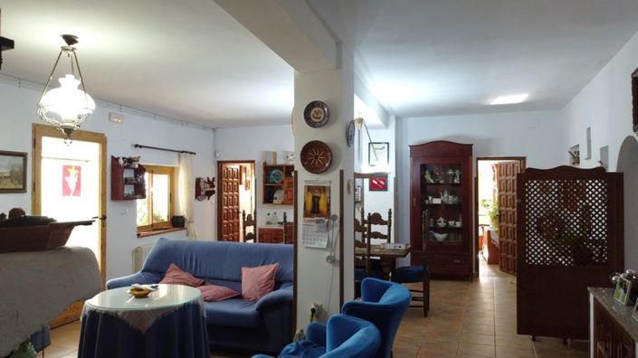 Image No.20-4 Bed House for sale