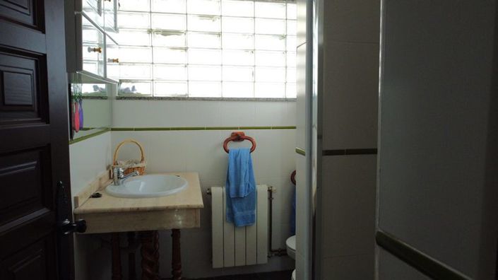 Image No.27-4 Bed House for sale