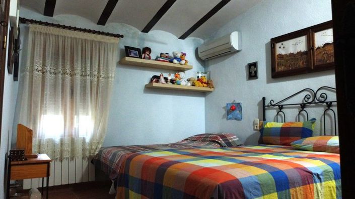 Image No.30-4 Bed House for sale