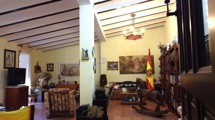 Image No.31-4 Bed House for sale