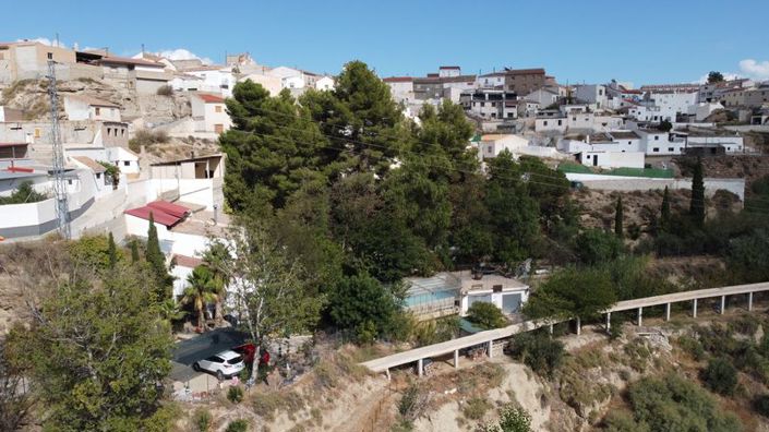 Image No.38-4 Bed House for sale