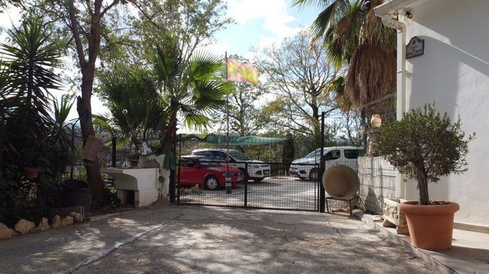 Image No.8-4 Bed House for sale