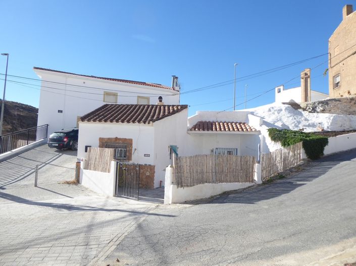 Image No.4-3 Bed House for sale