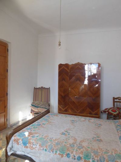 Image No.13-9 Bed Property for sale