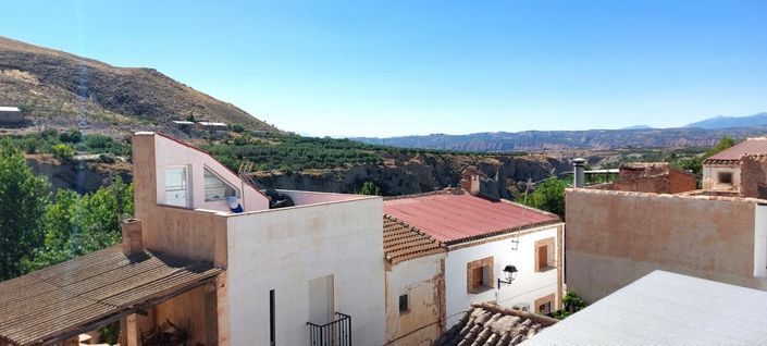 Image No.24-4 Bed Property for sale