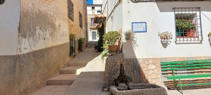 Image No.26-4 Bed Property for sale