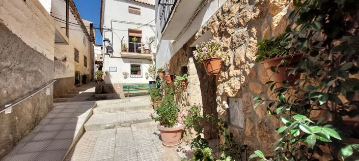 Image No.29-4 Bed Property for sale