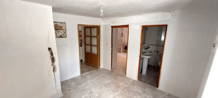 Image No.35-4 Bed Property for sale