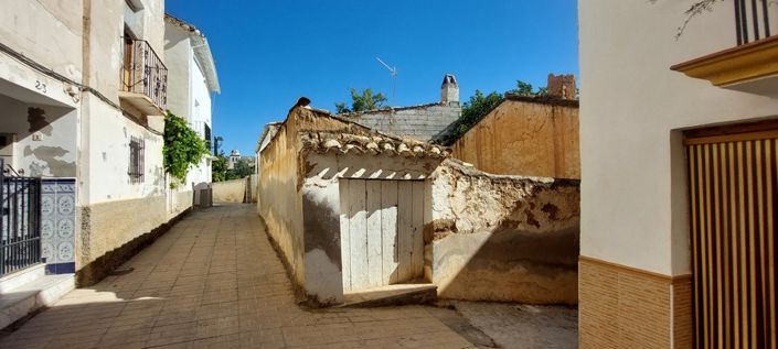 Image No.38-4 Bed Property for sale